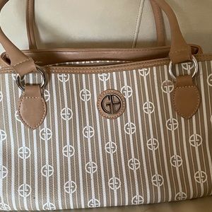 Giani Bernini gorgeous hardly used purse.